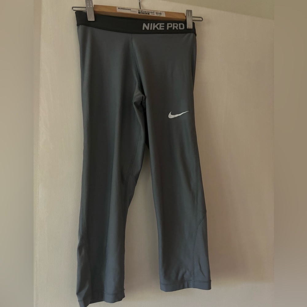 Capri Gray Nike Leggings